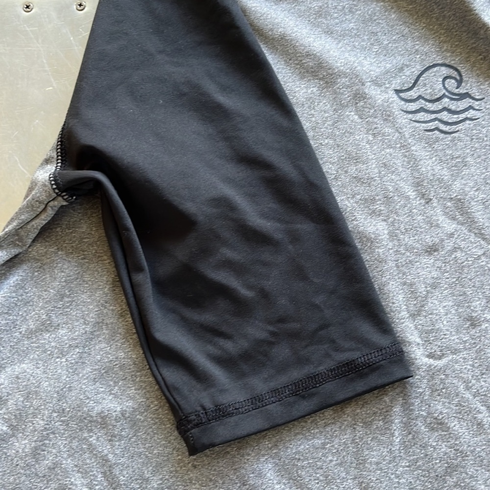 Art Class Rash guard swim shirt - size L‍‍‍‍‍‍ - Picture 3 of 3